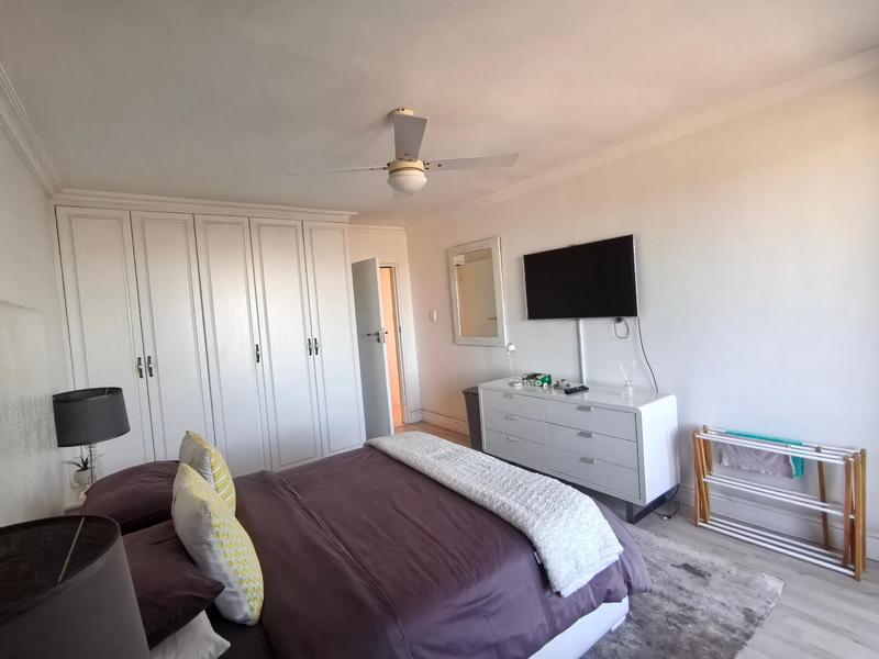 To Let 3 Bedroom Property for Rent in Green Point Upper Western Cape